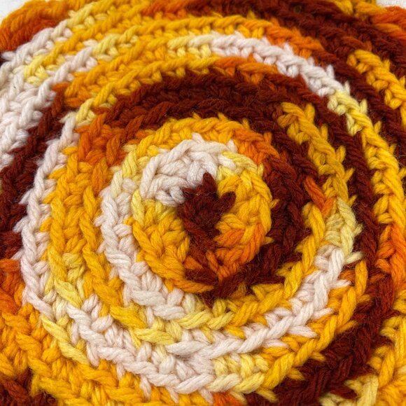Set of 3 Vintage Handmade Crocheted Orange Brown Spiral Scalloped Edge Coasters - Picture 3 of 11